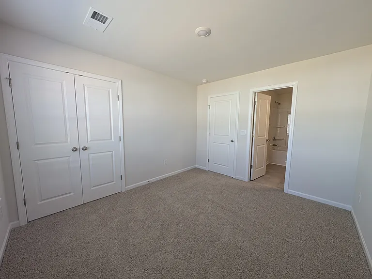 1664 Hallview Ct — Photo 10