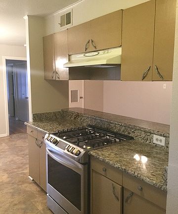 5th image of 611 Coronet St