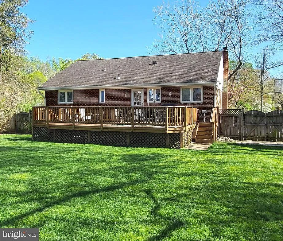 4 bed, 2.0 bath, 2080 sqft, $3,595 — Photo 2