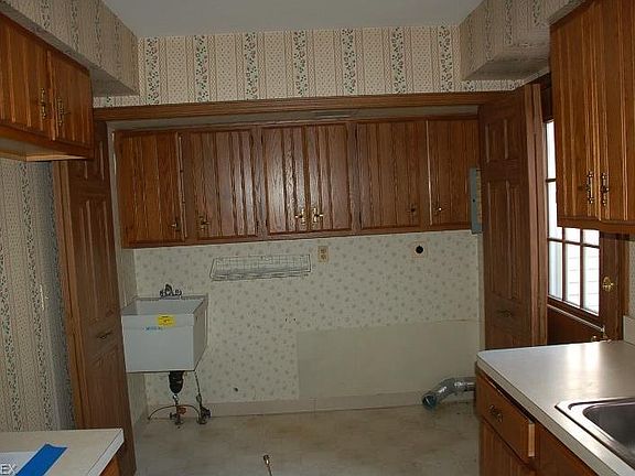 4th image of 903 Tollis Pkwy #7