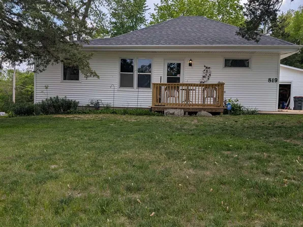819 Beaver Ave, Beatrice, NE 68310