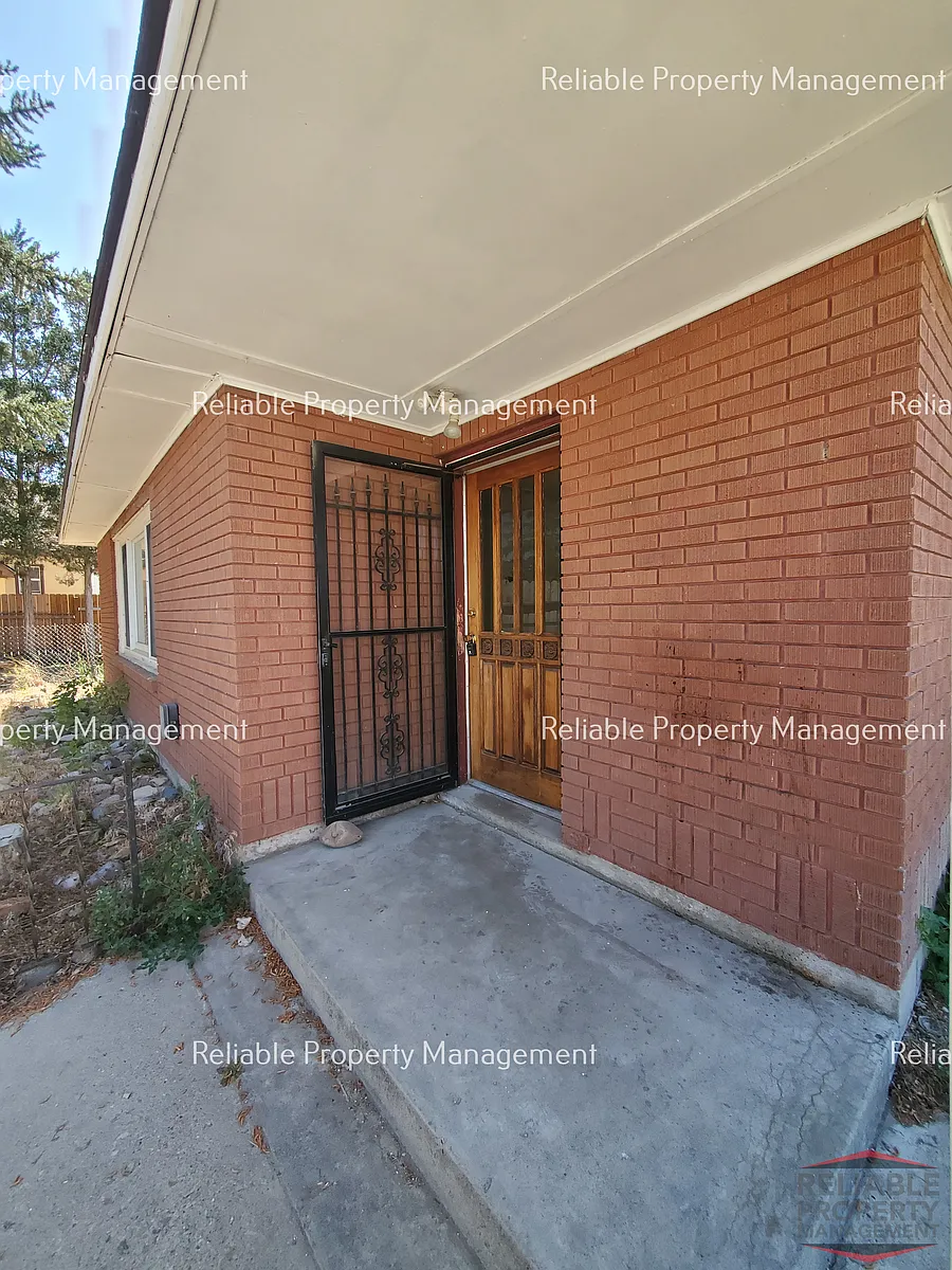 Building Photo - 260 E Judicial St #1