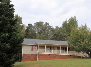 639 Wolf Creek Rd, Pickens, SC 29671
