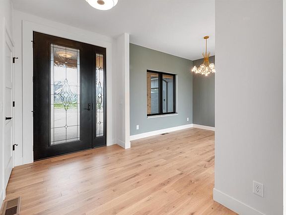 4th image of 635 Rustic Rise Way