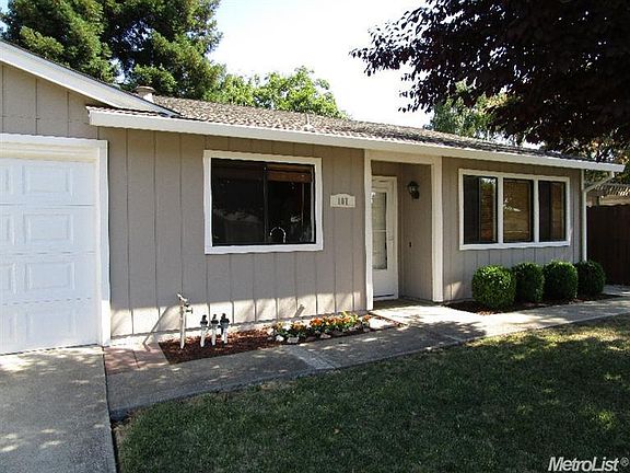 3rd image of 107 Hidden Cove Cir