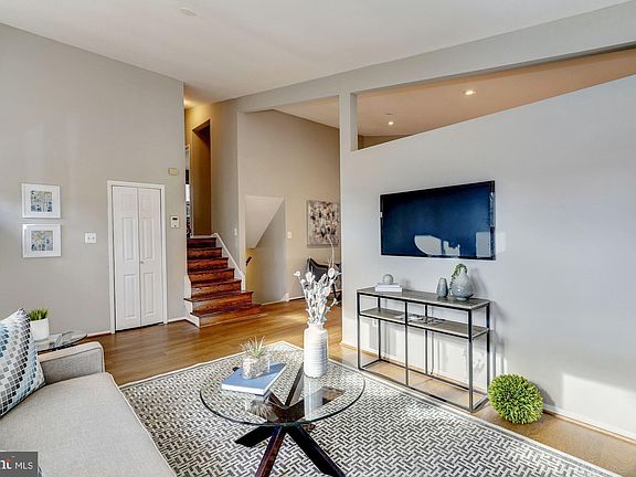 4th image of 4102 Duvawn St