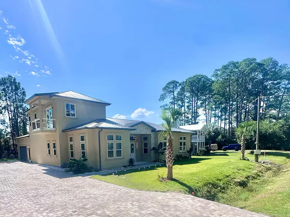 649 Shore Dr
