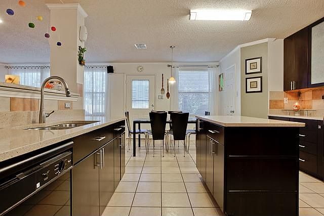 1st image of 212 Palmdale Dr
