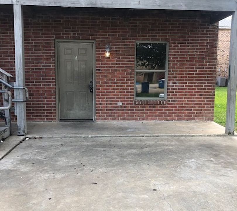 1st image of 303 Vieux Orleans Cir #B
