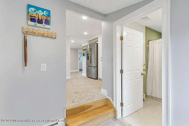 519 Saint Clair Ave — Photo 14