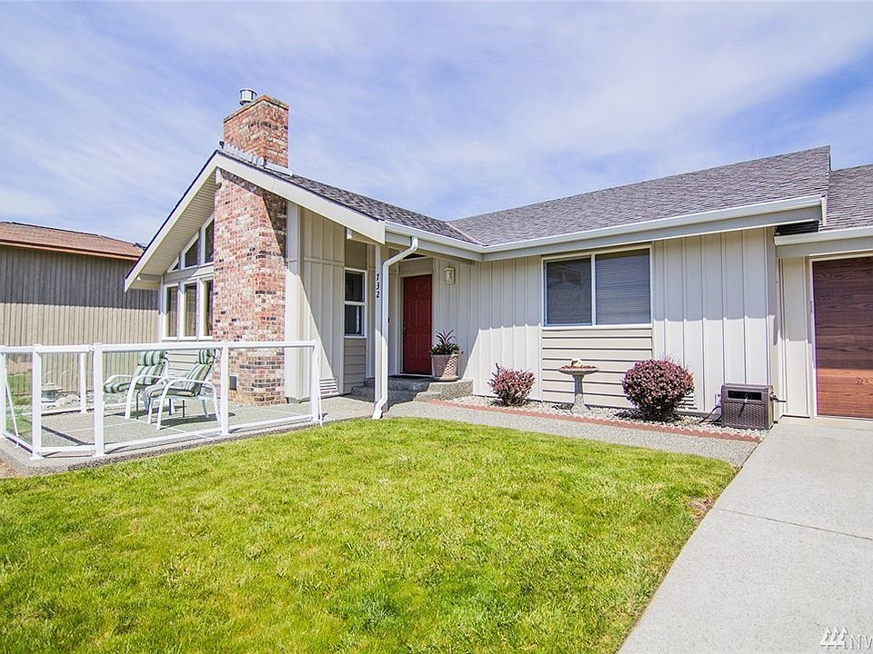 Front of home.  Perfect home in mint condition and comes completely furnished, i.e. furniture and furnishings included.