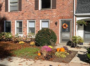 1081 Dickinson St, Springfield, MA 01108