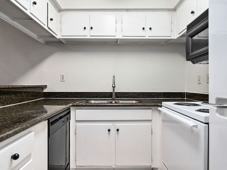 1st image of 2212 Dunlavy St APT 18