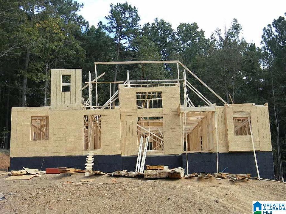 2nd image of 1033 Grey Oaks