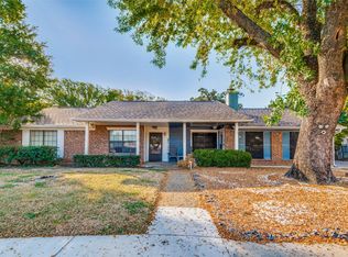 108 E Denton Dr, Euless, TX 76039