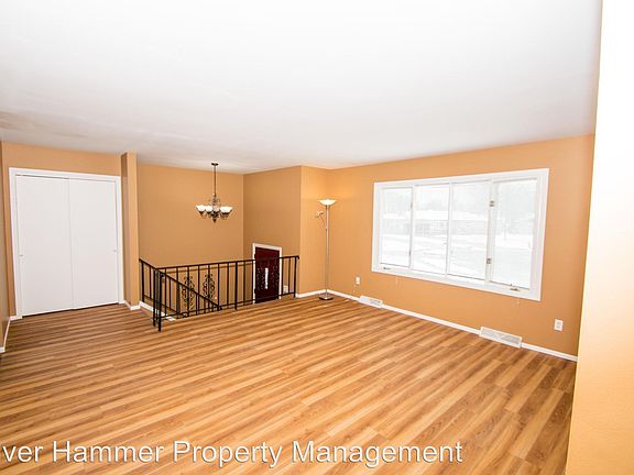 4th image of 5366 Buckeye Ave