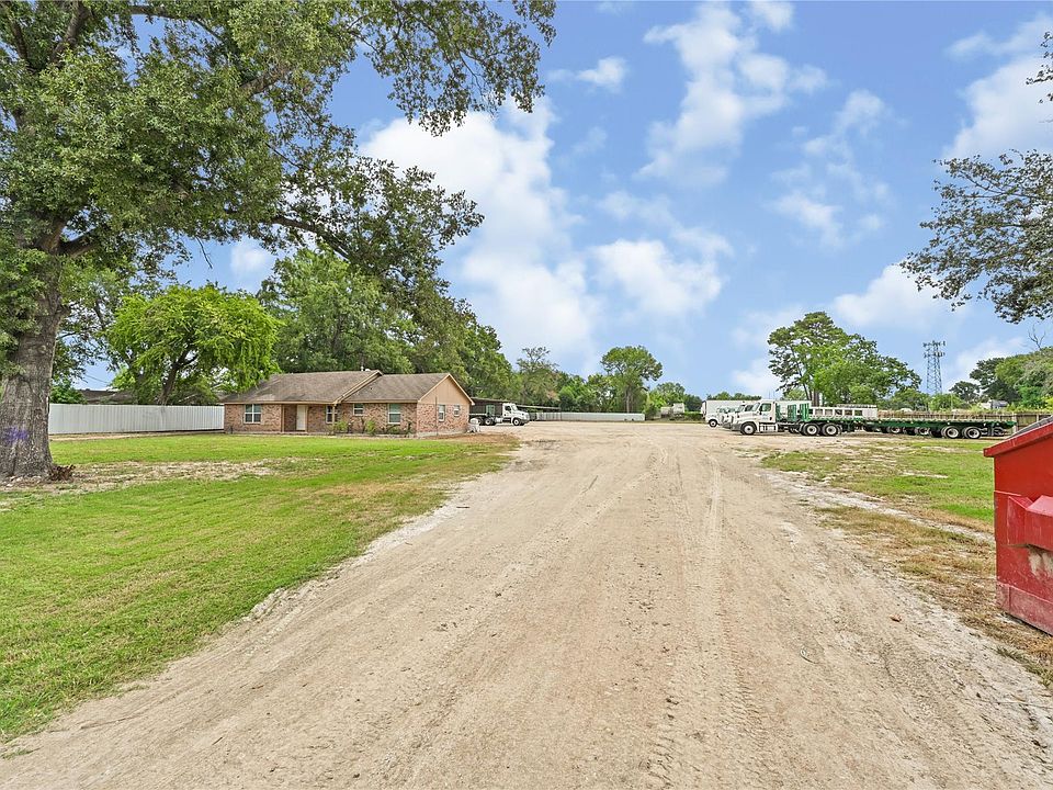 1st image of 15934 Estella Ln