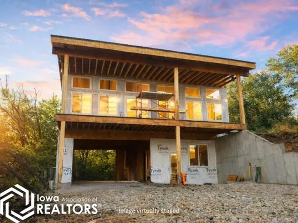 4086 Tracy Dr, Brooklyn, IA 52211