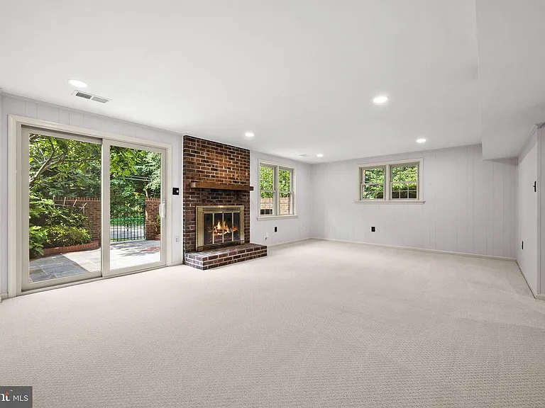 6056 Morgan Ct — Photo 55