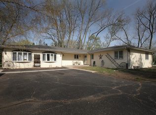 6210 E North Prairie Dr, Morris, IL 60450