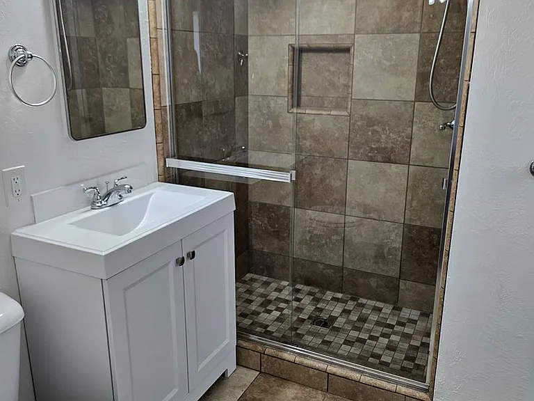 1706 E Burton Ave — Photo 7