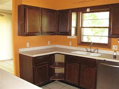4th image of 261 S Tomagene Dr