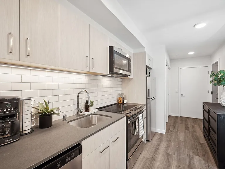 Plaid Apartments — Photo 5