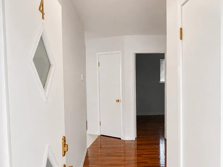 825 W Thomas L Pkwy #4 — Photo 1