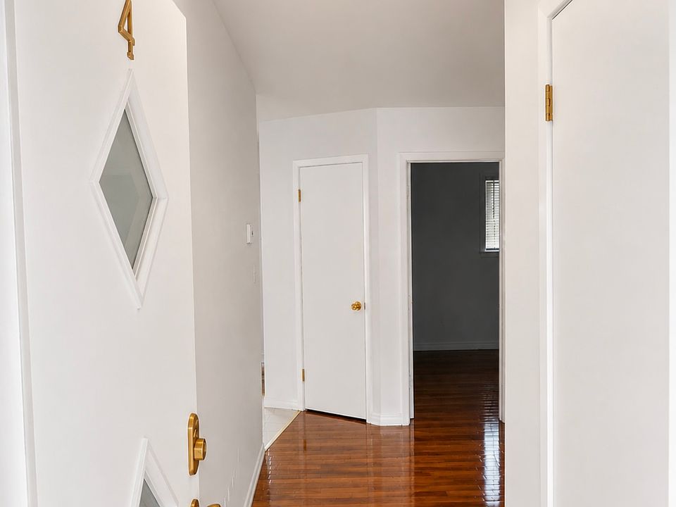 1st image of 825 W Thomas L Pkwy APT 4