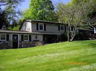 23 Clearwater Rd, Highland, NY 12528