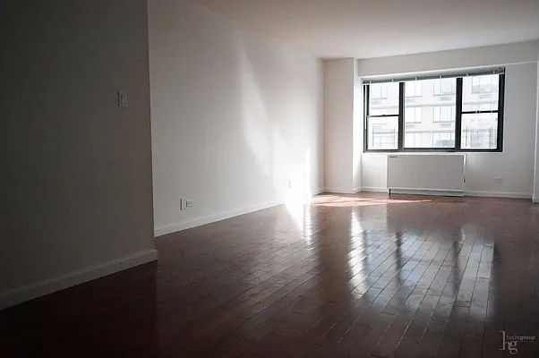 Rented by Hecht Group | media 12