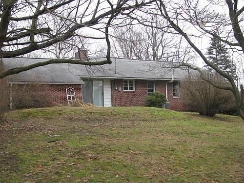 5th image of 75 Fairmount Dr