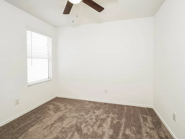 13937 Reservoir Dr — Photo 11