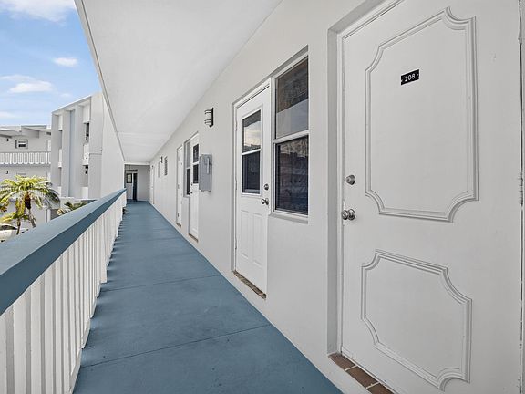 4th image of 2200 PARK Lane #208