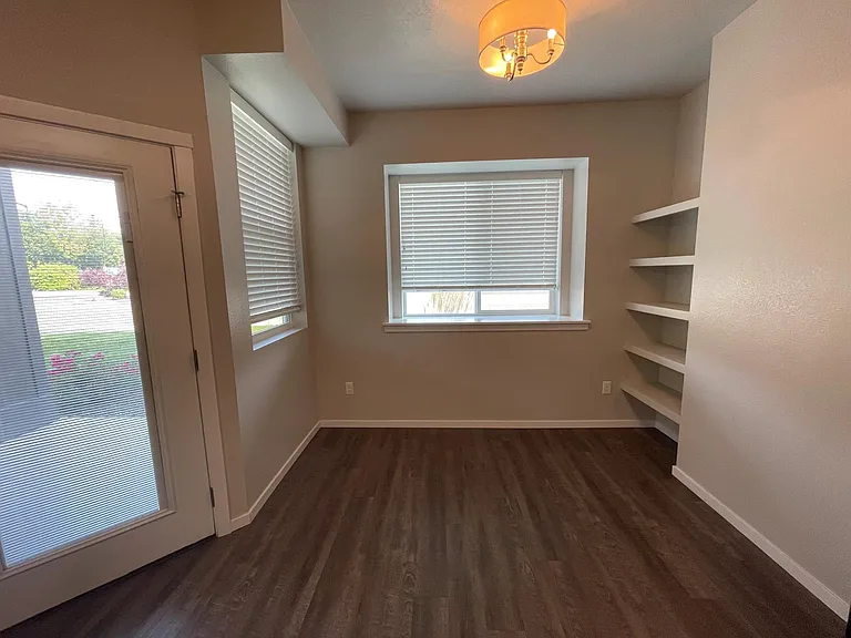 Tree Valley Village Apartments — Photo 18