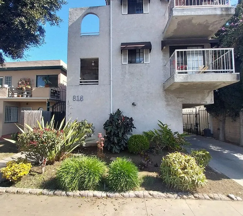 818 Elm Ave