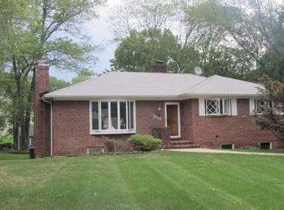 358 Summit Rd, Mountainside, NJ 07092