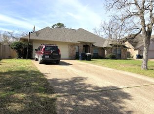 1006 Oakhaven Cir, College Station, TX 77840