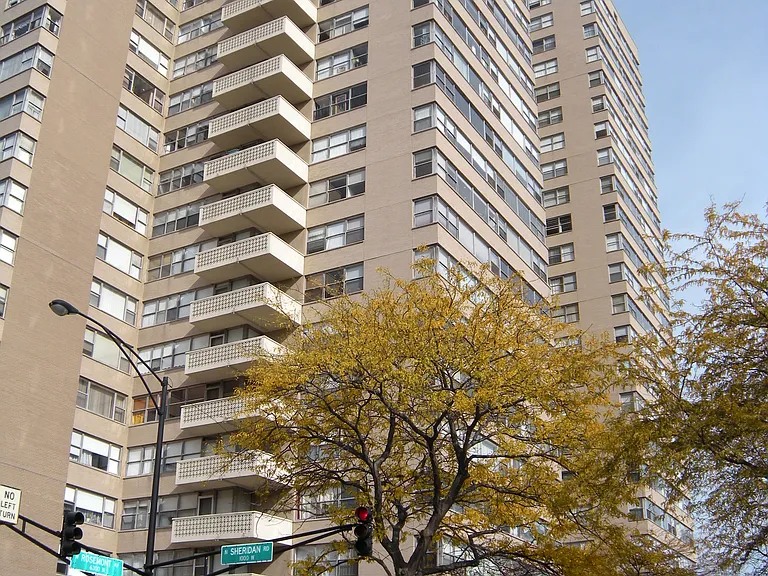 6301 N Sheridan Rd #9E — Photo 1