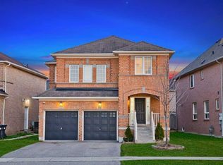 100 Crown Victoria Dr, Brampton, ON L7A3X6
