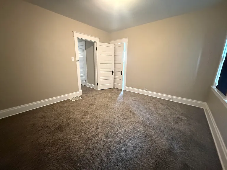 1013 Delta Ave — Photo 13