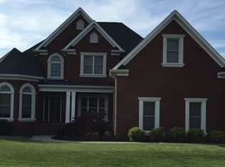 145 Williamsburg Dr, Lenoir City, TN 37772