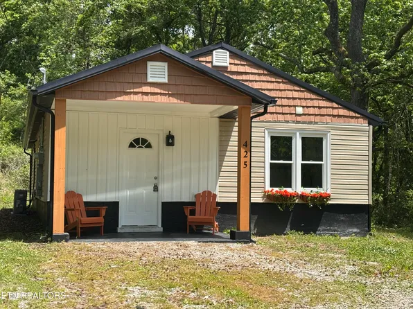 425 Childs Rd, Harriman, TN 37748