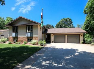 702 S Hubbard Ave, Litchfield, MN 55355