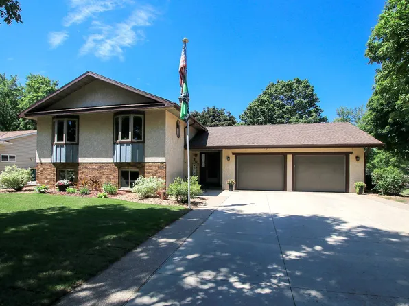 702 S Hubbard Ave, Litchfield, MN 55355