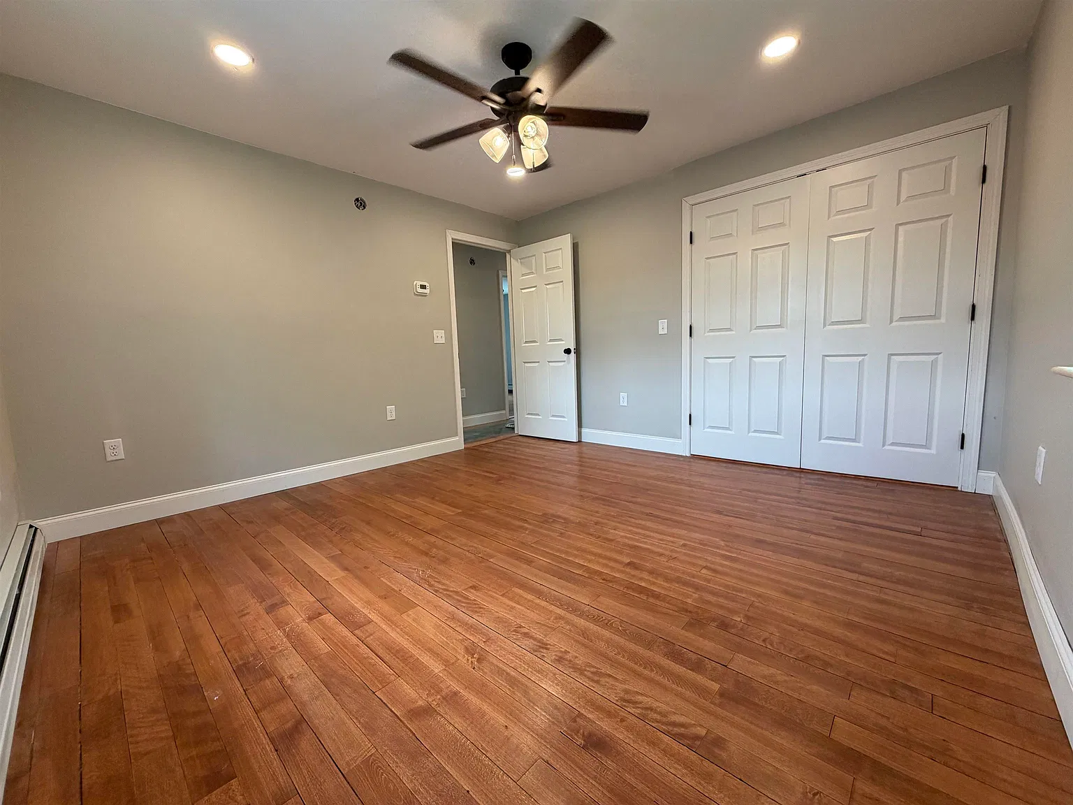 3 bed, 2.0 bath, 1654 sqft, $2,000 — Photo 2