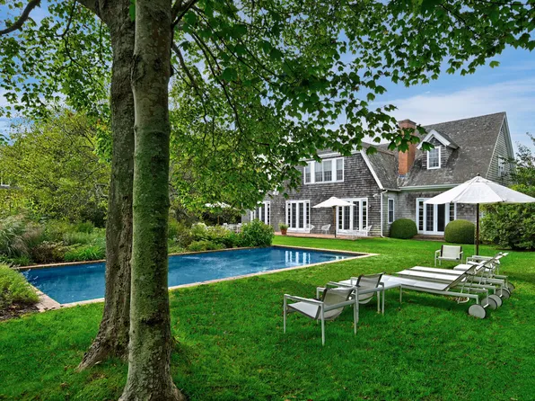 254 Captains Neck Ln, Southampton, NY 11968