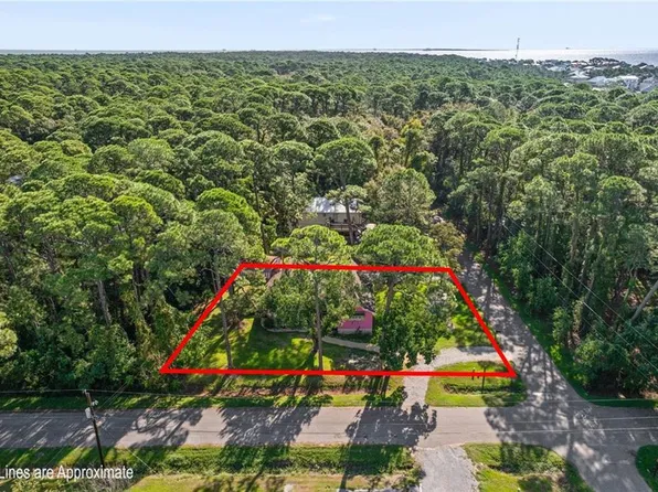716 Itasca Pl, Dauphin Island, AL 36528
