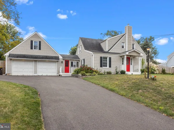 532 E Penn St, Newtown, PA 18940