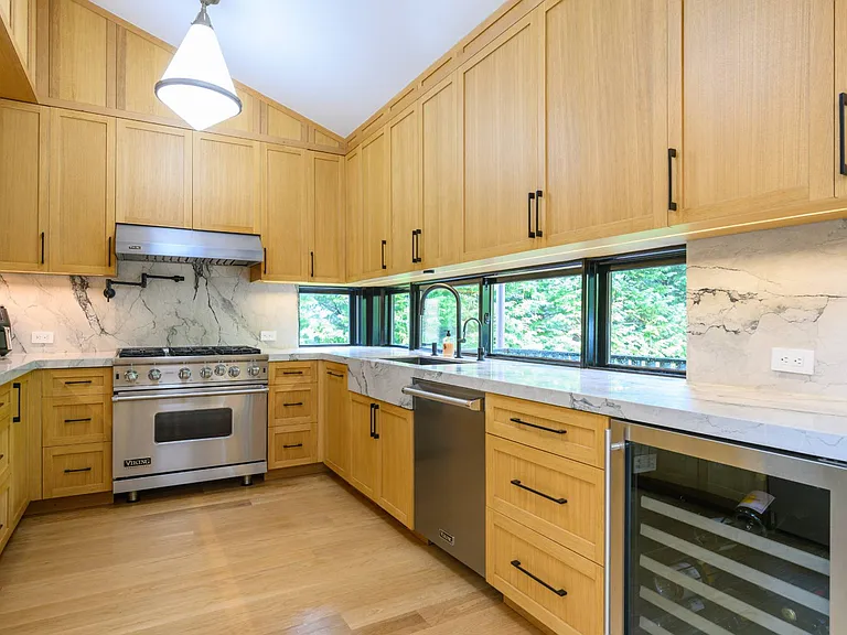 18 Knoll Rd — Photo 10